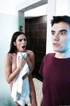 Ariella Ferrera et l'adolescent à la peau dure