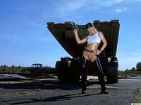 Silvia Saint la fille soldat