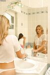 Mya Diamond et Bathroom Bubbles