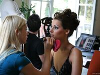 Cindy Hope et Regina Ice se lèchent mutuellement