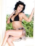 Nikki Rider en bikini sexy