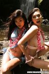 Lucy L et Tera Patrick à la cascade