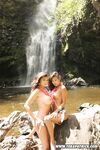 Lucy L et Tera Patrick à la cascade