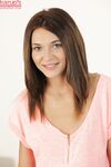 Alexis Brill se masturbant avec sa chatte