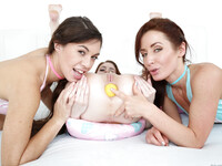 Tiffany Doll, Sheena Shaw et Anna De Ville dans un porno anal