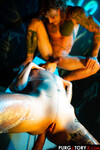 Eden Ivy fait l'amour avec deux bites