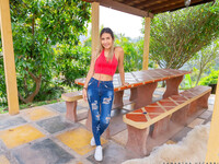 Samantha Uzcarrieta est une jeune femme latino-américaine de 18 ans.