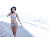 Abril la jolie fille latine de 18 ans