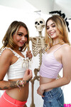 Mia Kay et Molly Little font un ménage à trois