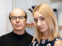 Sofi Otis baise un homme plus âgé