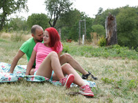 Tiffany Love fait l'amour en plein air