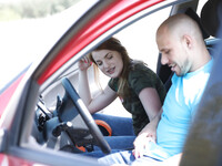 Kizzy Sixx est la nana auto-stoppeuse baisable