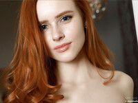 Bella la rousse très mince