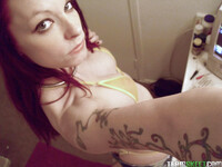 Kajira la fille amateur qui se masturbe