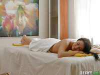 Danaya baise le masseur