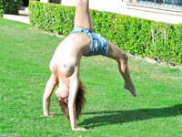 Stacey la fille flexible