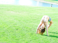 Stacey la fille flexible