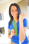 Giselle Mari se masturbant avec des haricots