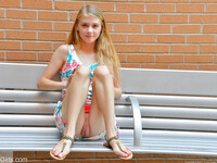 Hanah la blonde de 18 ans