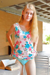 Hanah la blonde de 18 ans