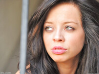 Aurora Monroe, la fille sexy aux cheveux noirs