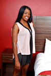 Christie Sweet la fille noire timide