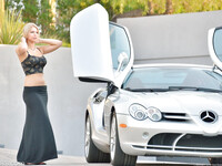Lacey Johnson, la blonde aux gros seins