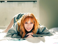 Madi Collins aime les gros soutiens-gorge
