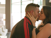 Tori Black léchée et baisée