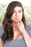 Lyanna la fille amateur aux gros seins