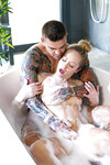 Sicilia baisée dans le bain