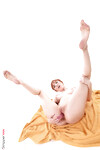 Lilly Mays l'adolescente qui se masturbe