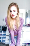 Natalie Knight la blonde très sexy