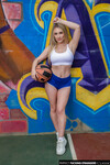 Bunny Madison les gros seins blonde milf
