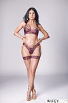 Sienna Rae en train de faire un plan à trois