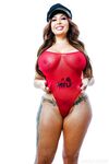 Callie Brooks prend une douche avec du sperme frais après avoir sucé et chevauché une jeune bite