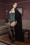 Chaud Halloween maman baise dans le salon