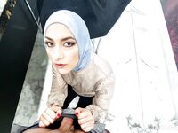 Isabel Love kinky arabe maman chatte profonde à l'intérieur