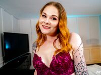 Tatted rouge maman Été de 60 Neuf obtiendront la bite avec les gros seins