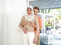 Abby Somers, la maman passionnée du hijab, cherche le sexe dur