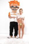 Blonde fille Savannah Bond ne peut pas attendre de se faire baiser