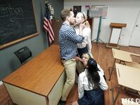 Britt Blair, Penelope Woods et Kallie Taylor gâche un gars chanceux dans la classe