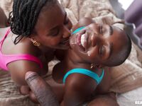 Les salopes noires Zawaadi et Lexi Luv ont des rapports sexuels difficiles au lit