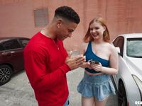 Harlow ouest la salope rouge aux gros seins aime public baise