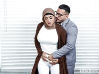 L'officiel seul trou arabe baisé dans ses sous-vêtements