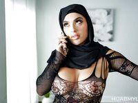 L'officiel seul trou arabe baisé dans ses sous-vêtements