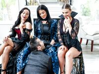 Reagan Foxx, rush cryptal et la chatte mature de Kenzie love sont forés dur