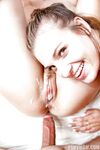 Kenzie love and jessica starling sucer le gars chanceux dans une vue à trois pov