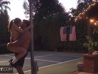Abella danger suce le latino excité sur le terrain