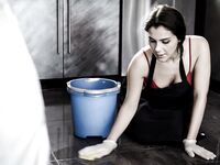 Valentina Nappi obtient une grosse chatte brune tibia de son amant barbu